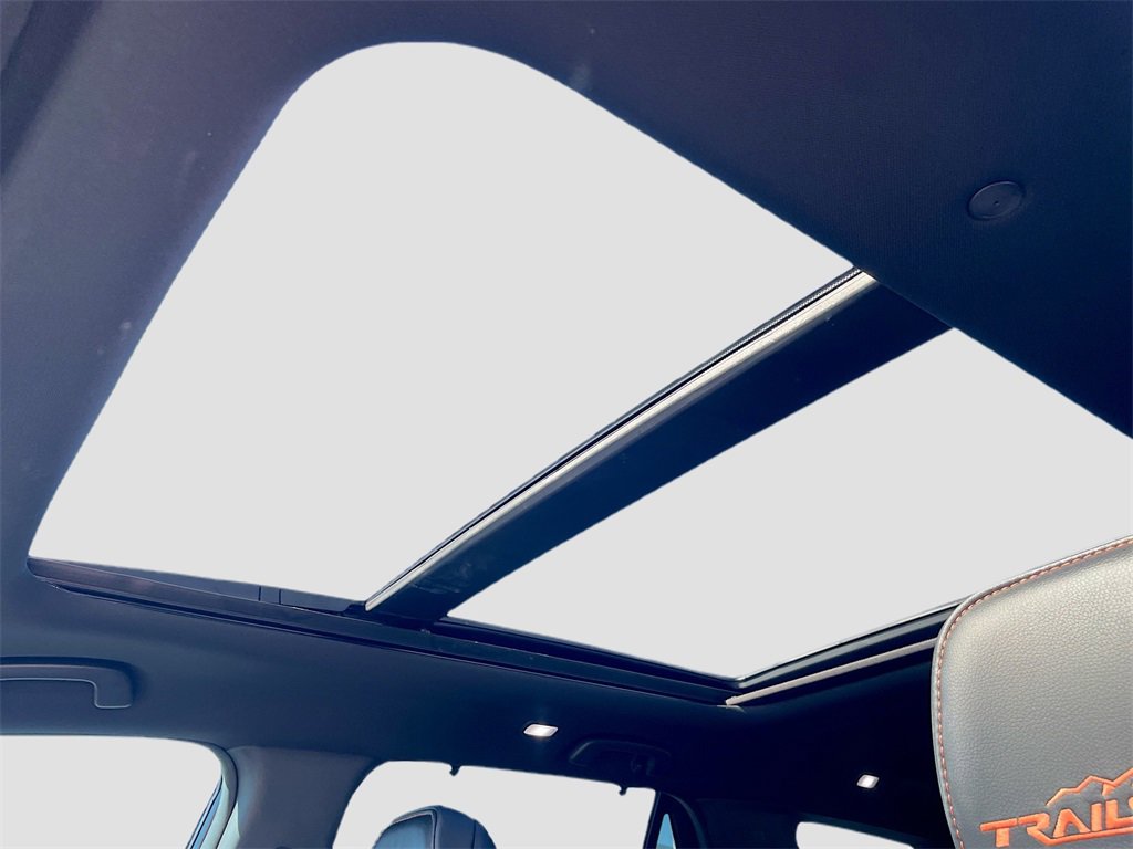 Used 2025 Honda Pilot TrailSport image 18