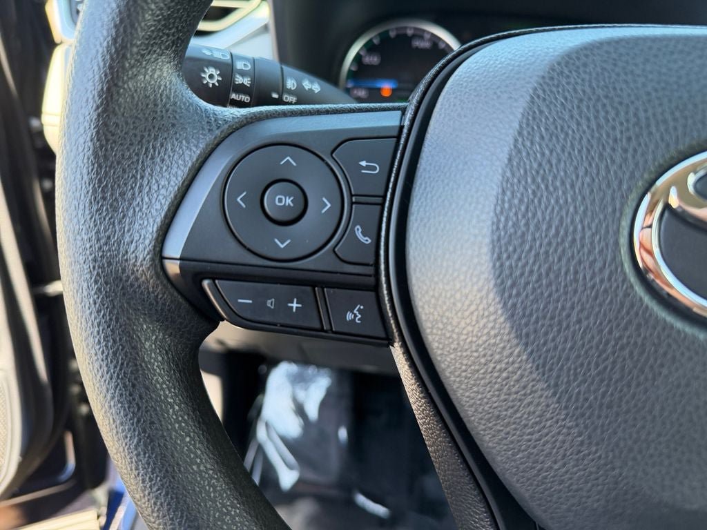 Used 2021 Toyota RAV4 XLE AWD/4WD image 15