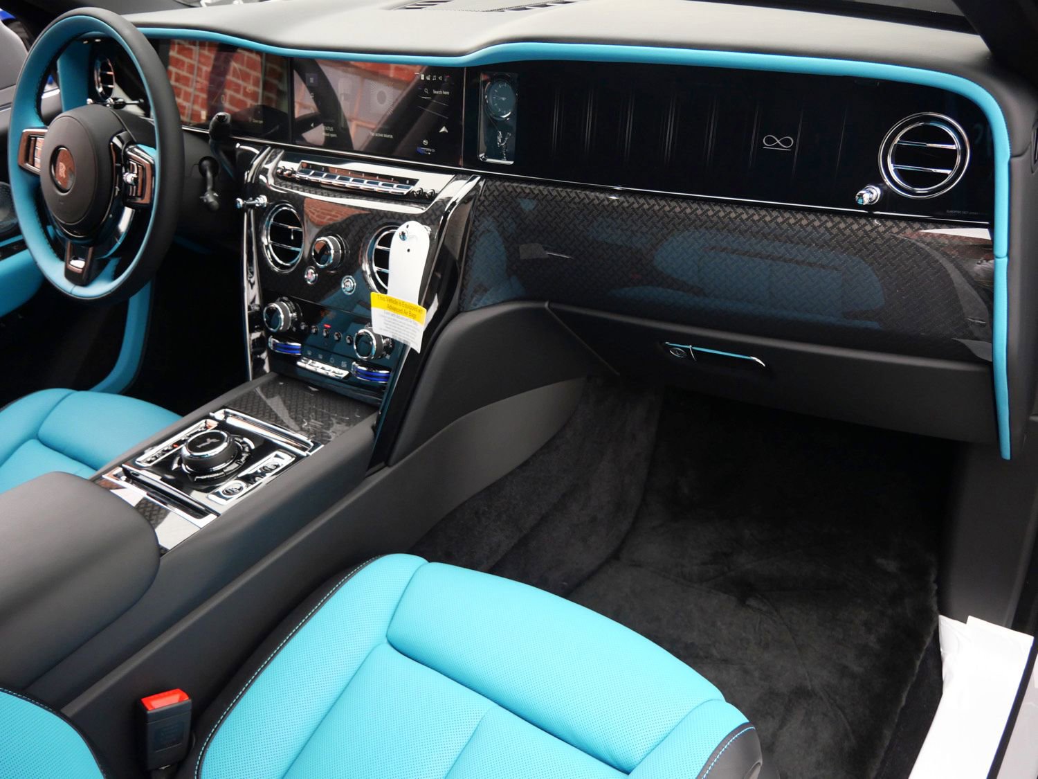 New 2026 Rolls-Royce Cullinan Black Badge image 17