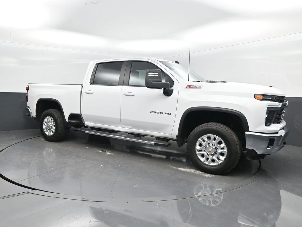 Used 2024 Chevrolet Silverado 2500 LT AWD/4WD image 33