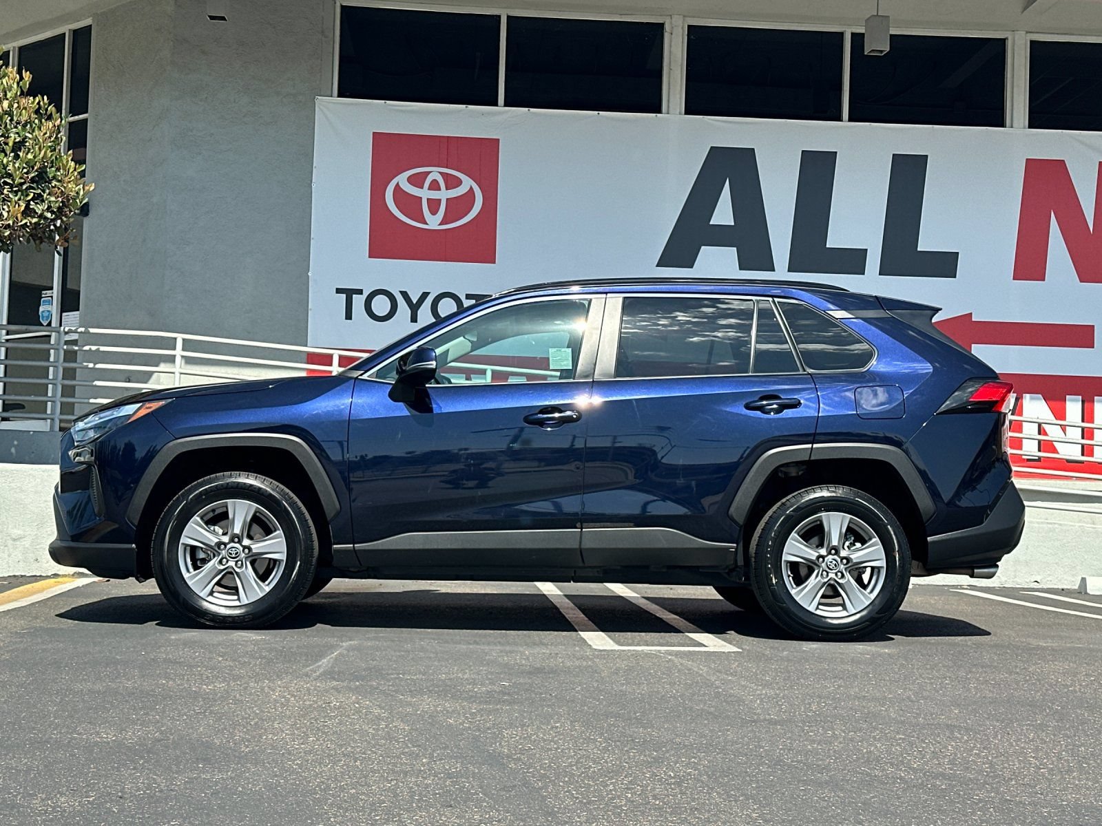 Used 2024 Toyota RAV4 XLE FWD image 2