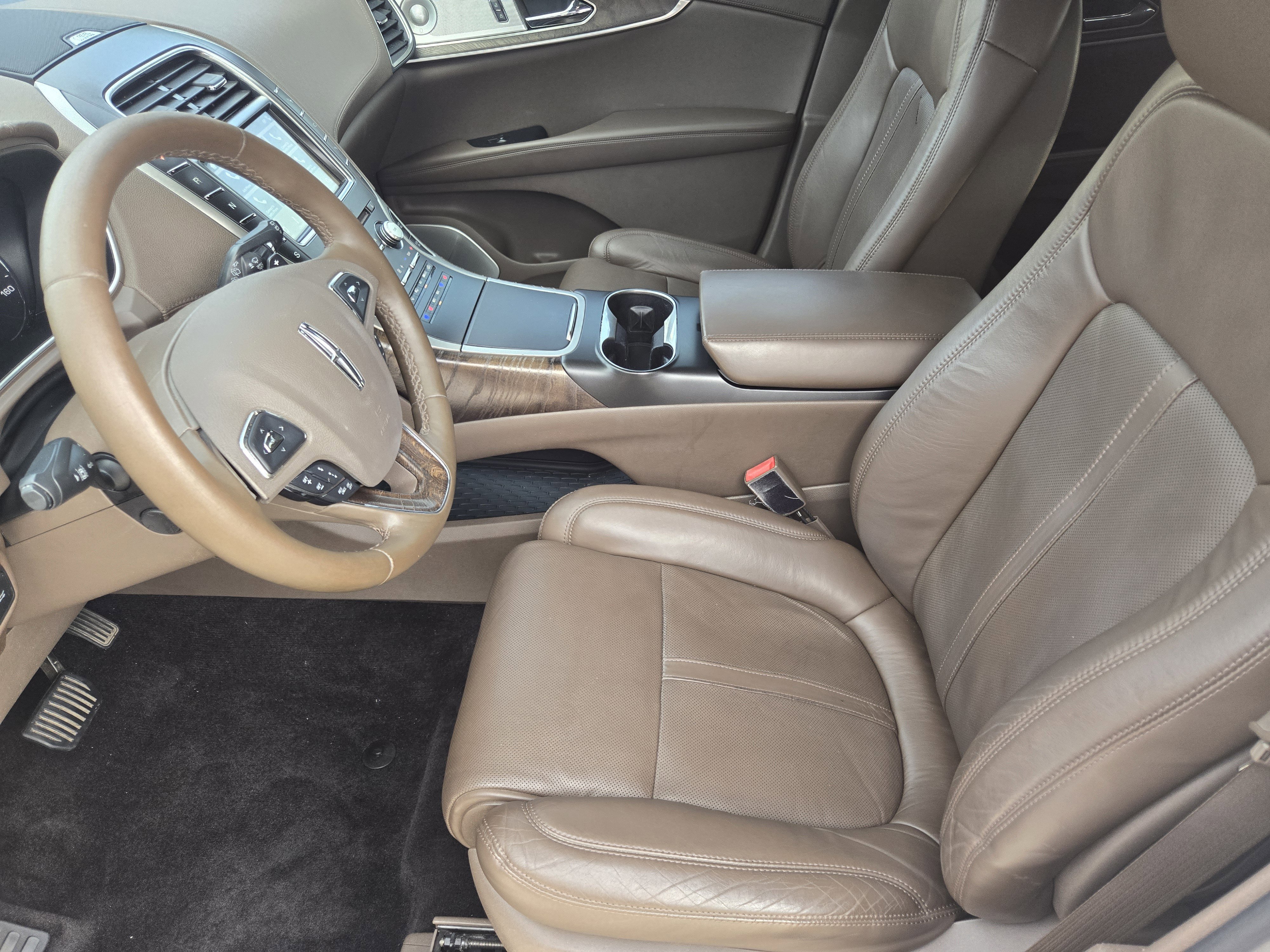 Used 2016 Lincoln MKX Reserve w/ Luxury Package FWD image 9