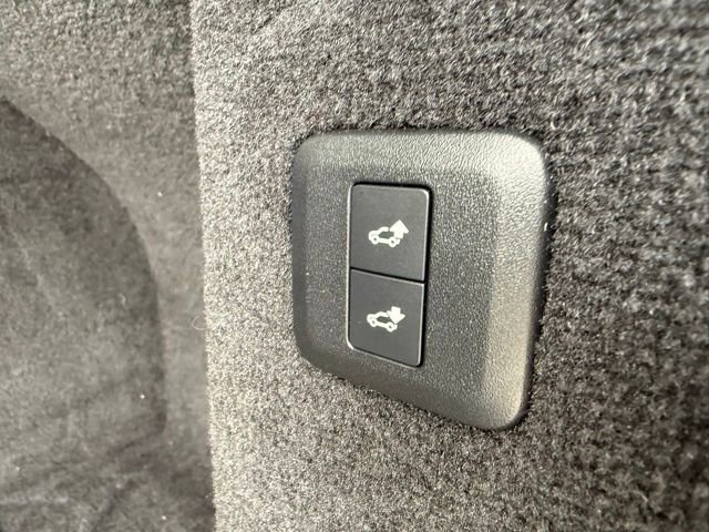 Used 2019 Land Rover Range Rover Sport HSE image 38