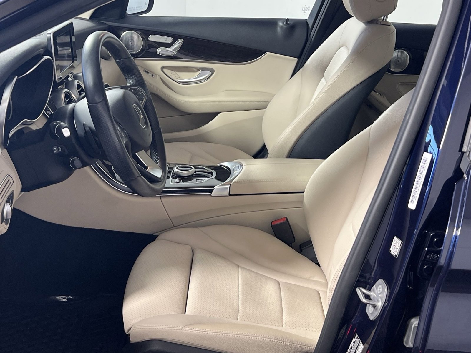 Used 2018 Mercedes-Benz C 300 4MATIC Sedan w/ Premium Package image 13