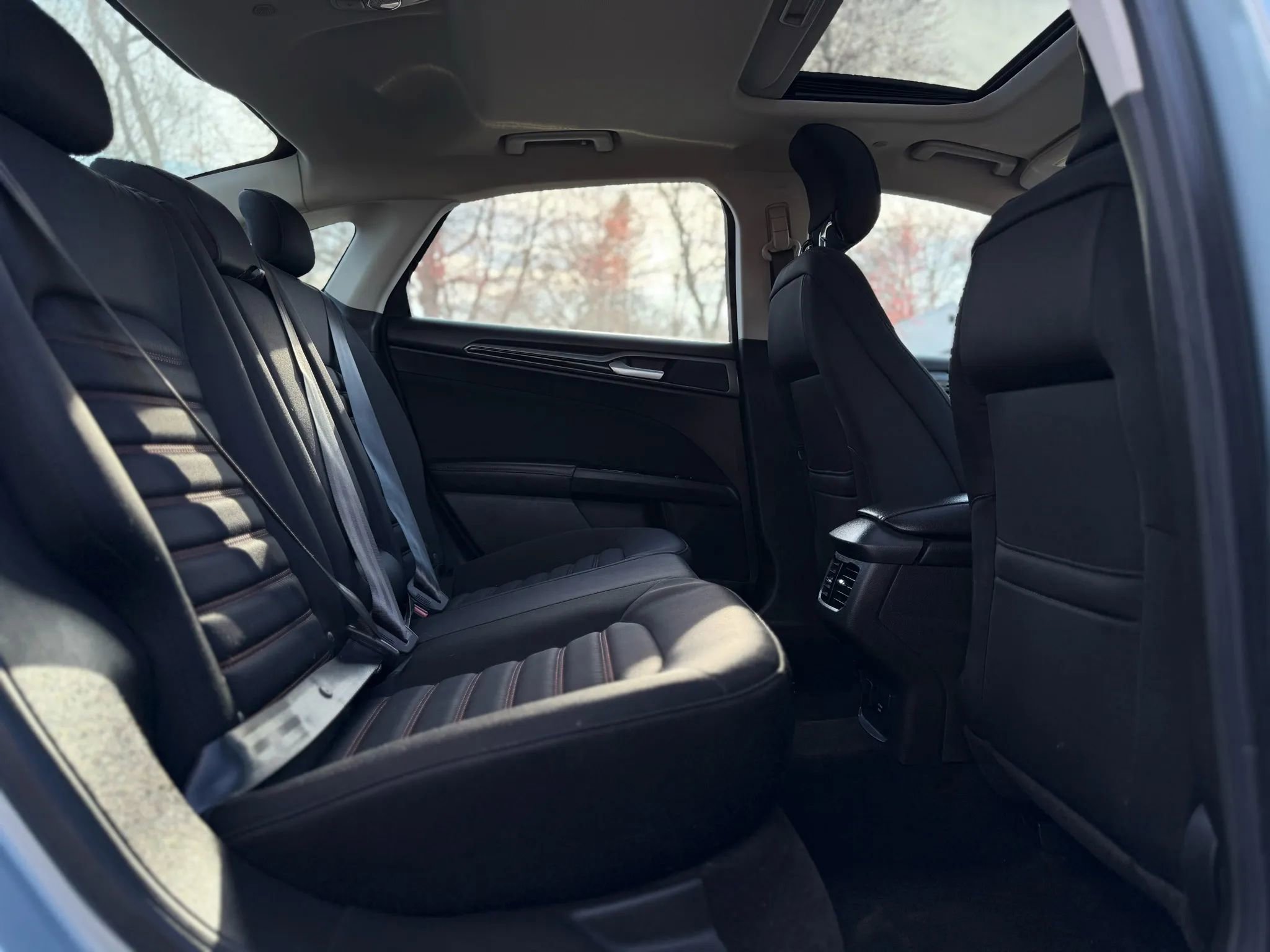 Used 2014 Ford Fusion SE image 32