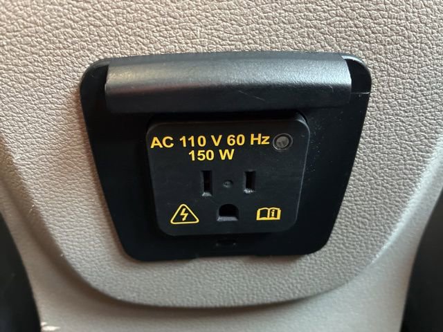 Used 2017 Ford C-MAX Energi SE w/ Equipment Group 402A image 26