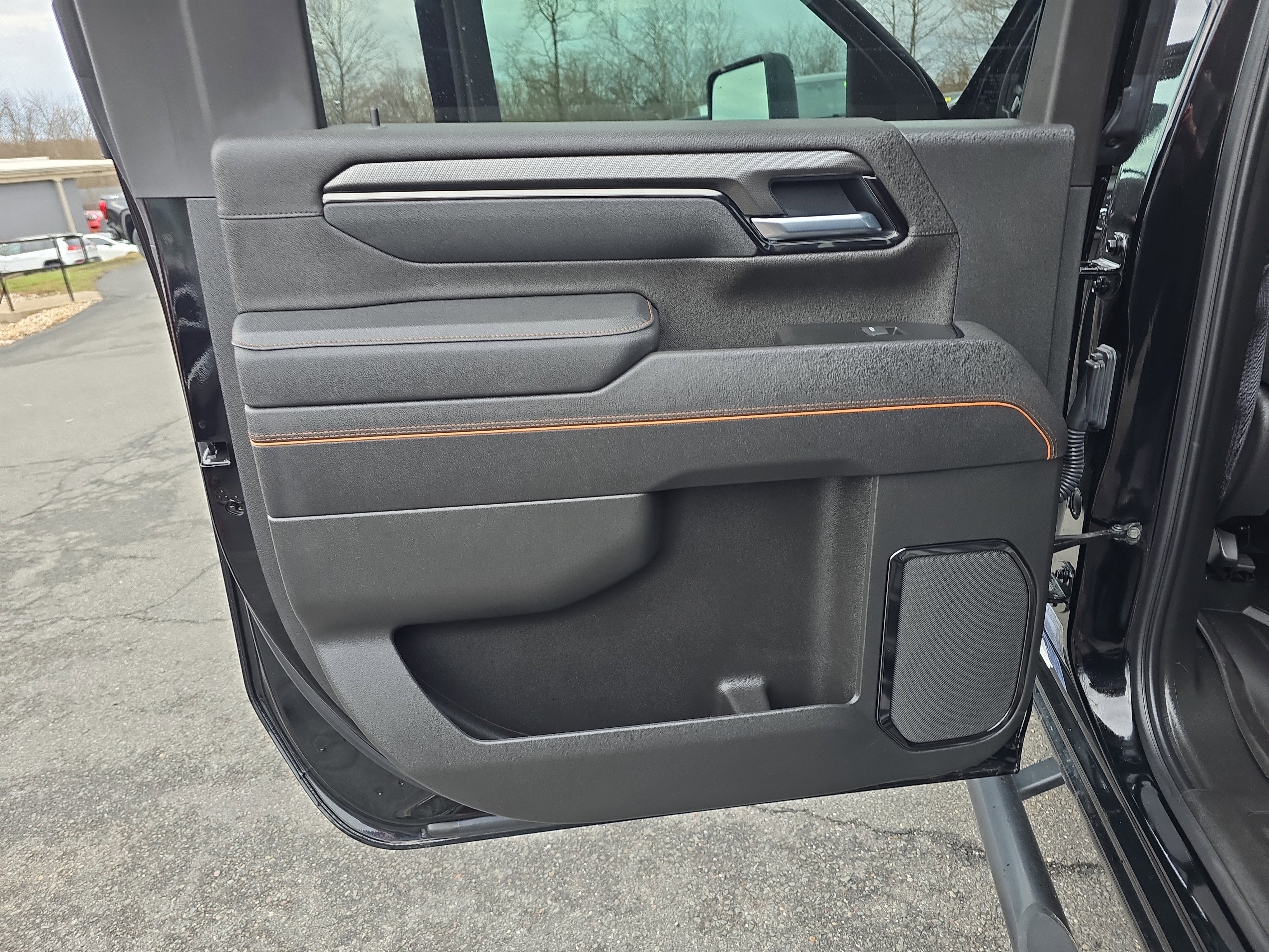 Used 2025 GMC Sierra 2500 AT4 AWD/4WD image 16