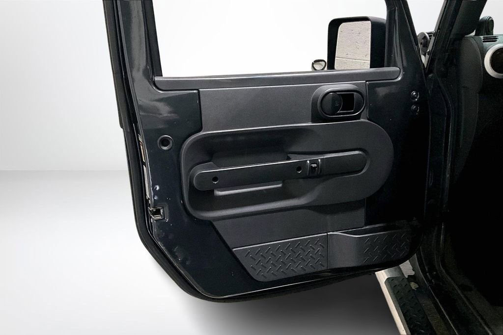 Used 2010 Jeep Wrangler Unlimited Sahara w/ Dual Top Group image 16