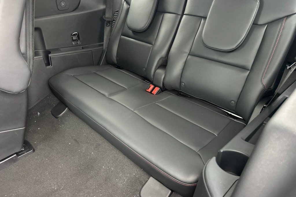 Used 2025 Ford Explorer ST-Line w/ Premium Package RWD image 19