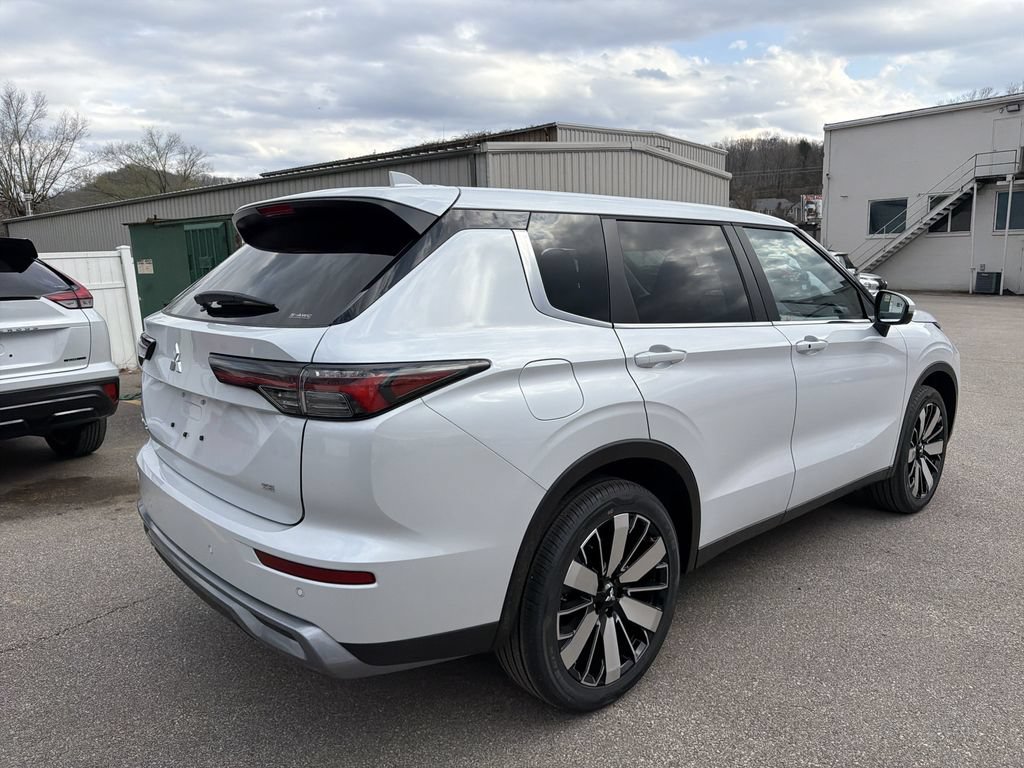 New 2026 Mitsubishi Outlander SE AWD/4WD image 4