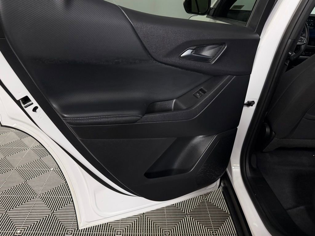 Used 2025 Chevrolet Equinox LT image 23