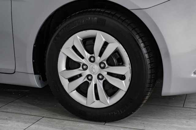Used 2012 Hyundai Sonata GLS FWD image 48