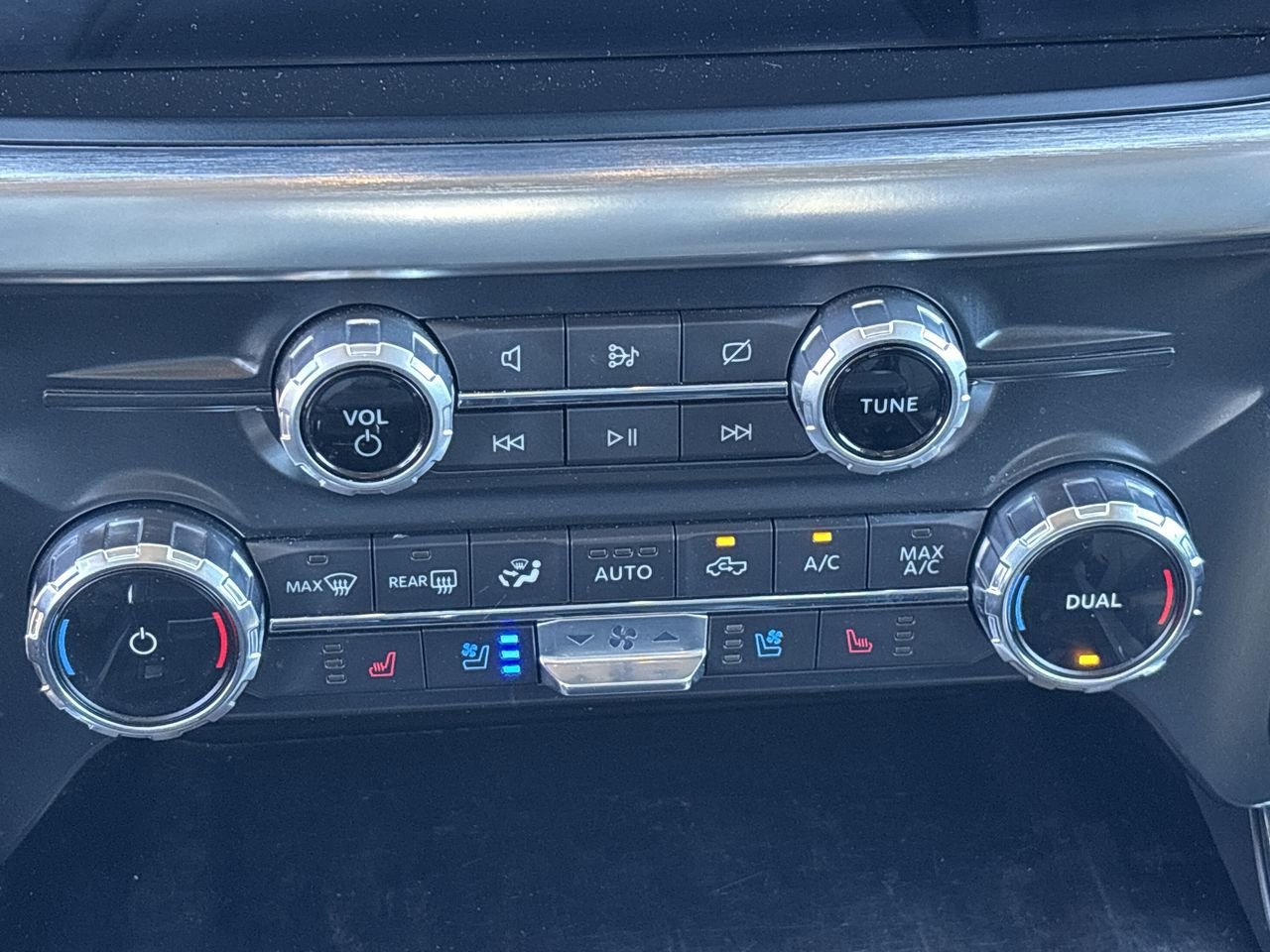 Used 2022 Ford F150 Lariat w/ Max Trailer Tow Package image 22