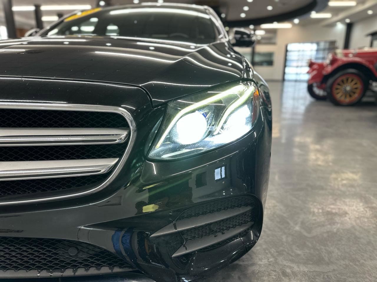 Used 2020 Mercedes-Benz E 350 Sedan image 10