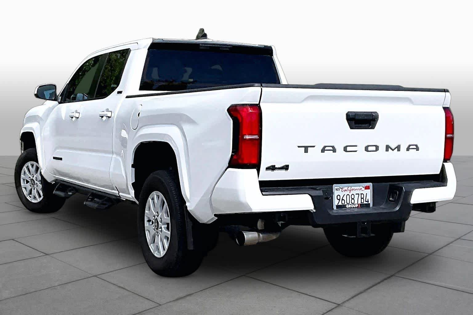 Used 2024 Toyota Tacoma SR5 AWD/4WD image 11