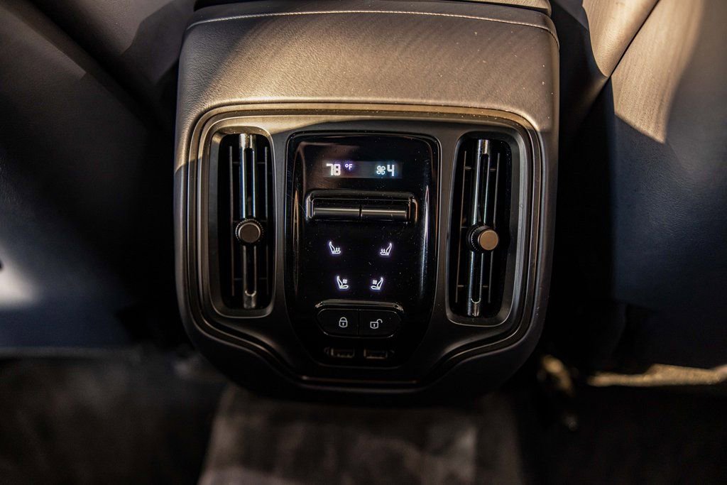 Used 2025 Aston Martin DBX 707 image 38