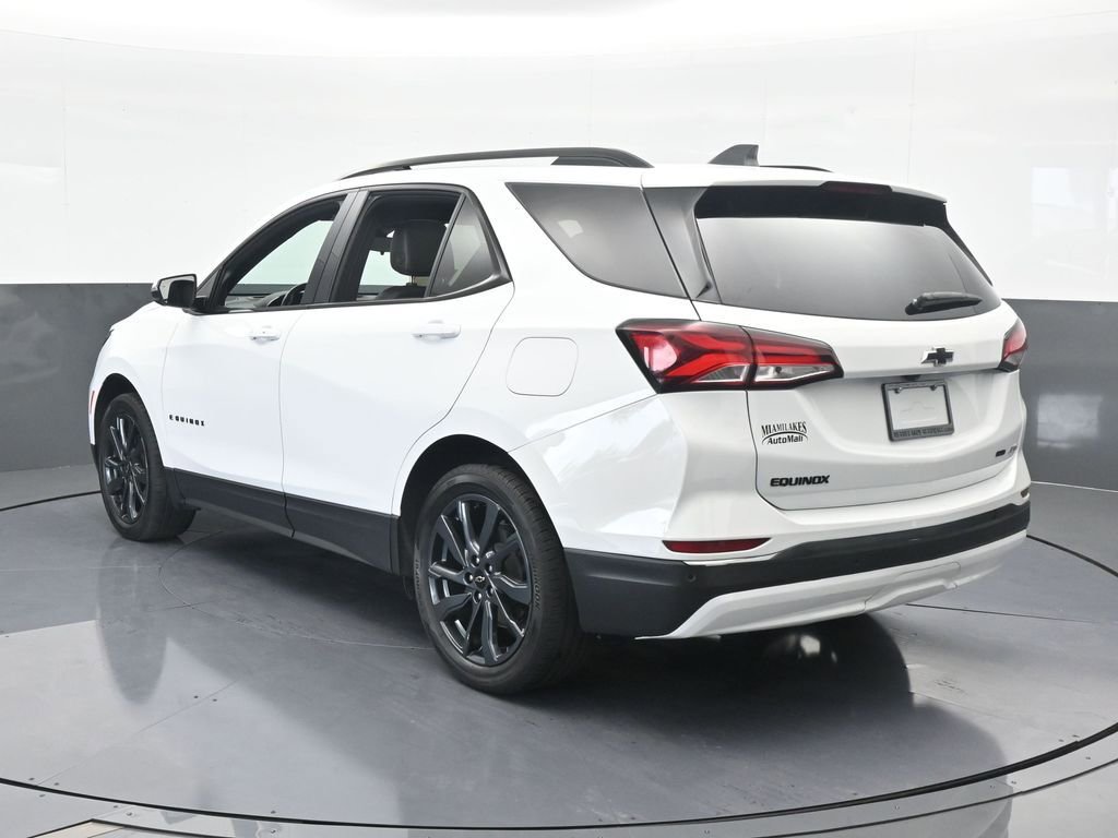 Used 2022 Chevrolet Equinox RS w/ Infotainment Package image 4