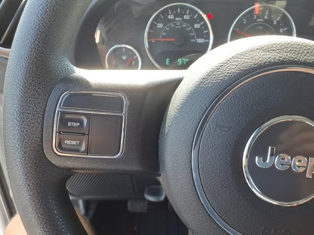 Used 2018 Jeep Wrangler Sport AWD/4WD image 7
