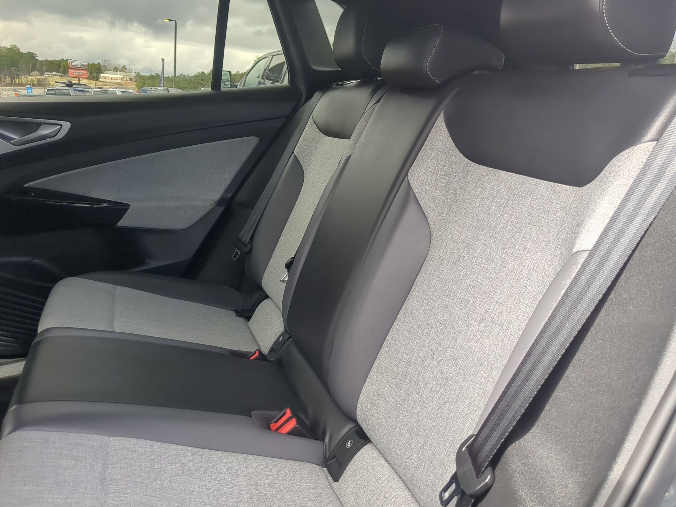 Used 2023 Volkswagen ID.4 Pro image 22