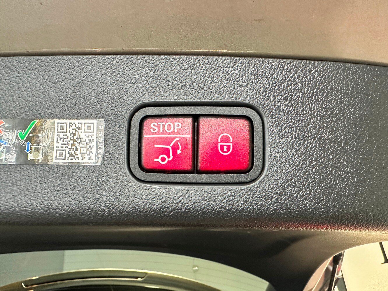 Used 2024 Mercedes-Benz GLC 300 4MATIC image 35