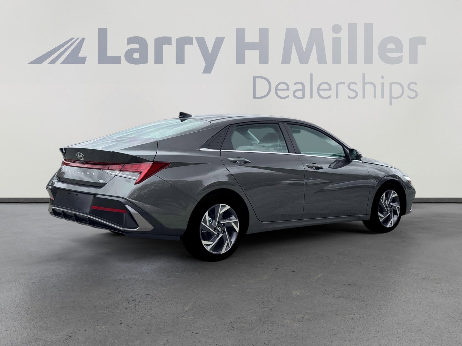 New 2026 Hyundai Elantra Limited FWD image 8
