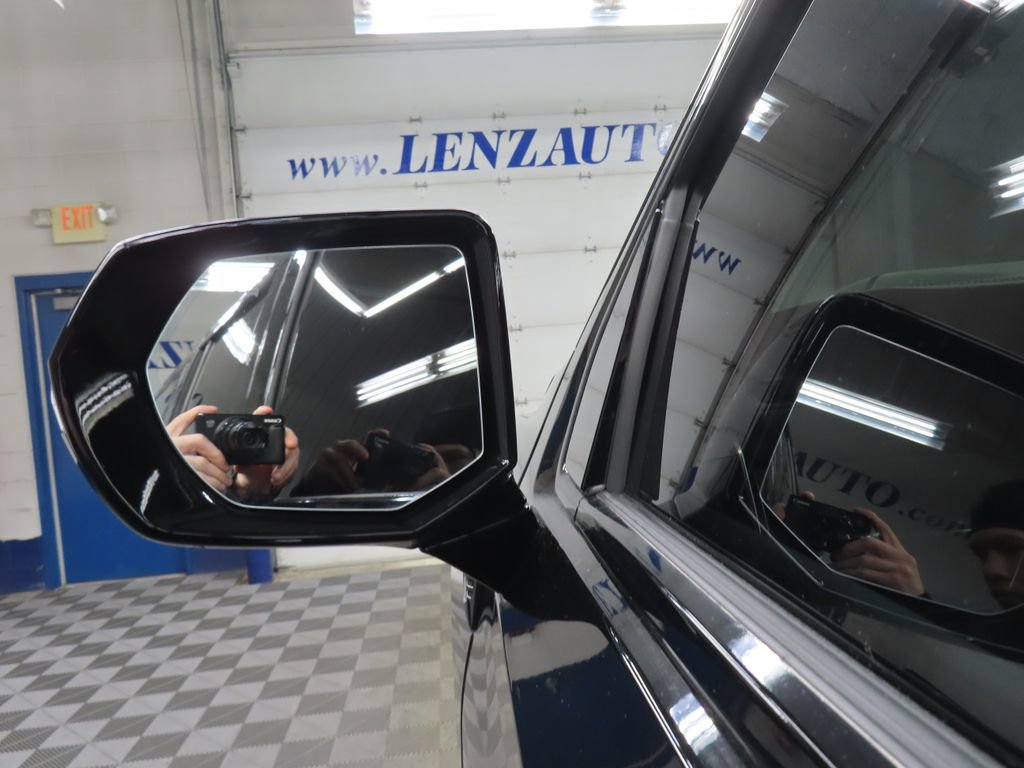 Used 2025 GMC Yukon XL Denali w/ Sun & Power Step Package AWD/4WD image 61