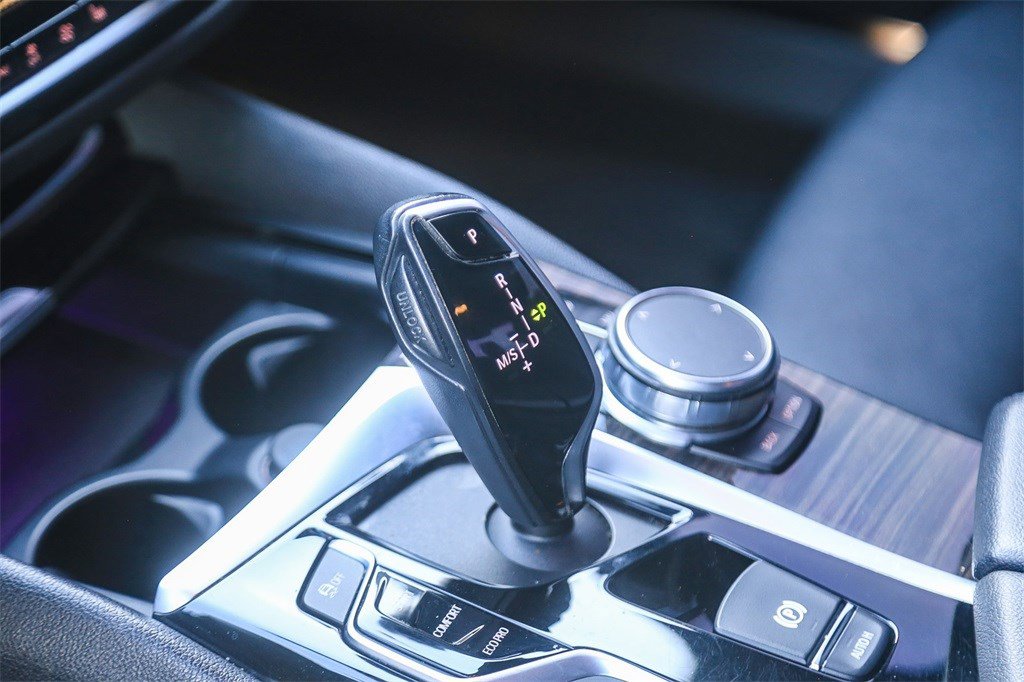 Used 2019 BMW 530i xDrive w/ Convenience Package image 18