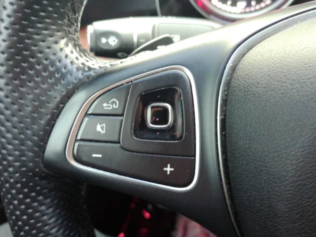 Used 2017 Mercedes-Benz E 300 4MATIC image 39