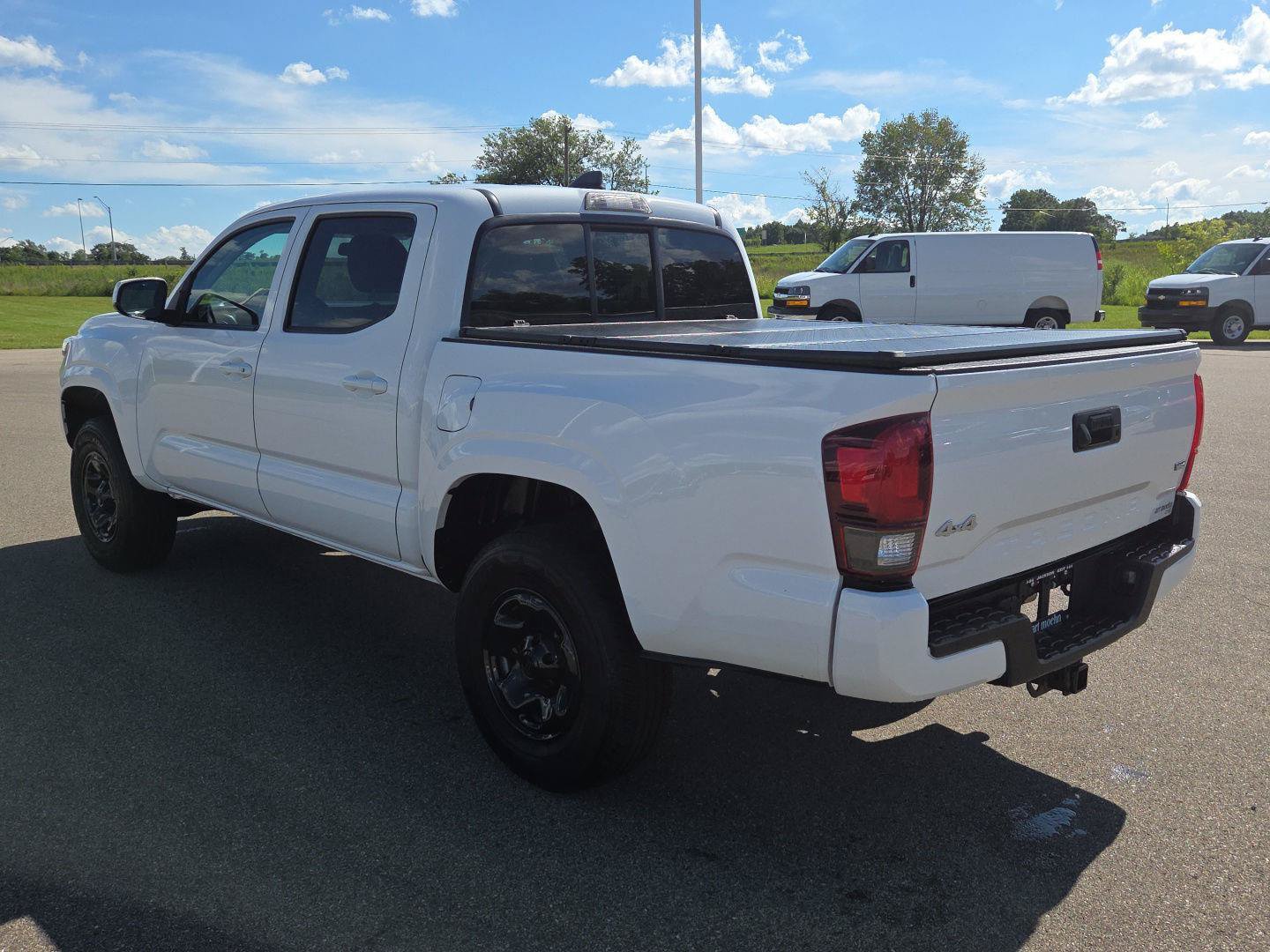 Used 2020 Toyota Tacoma SR AWD/4WD image 3