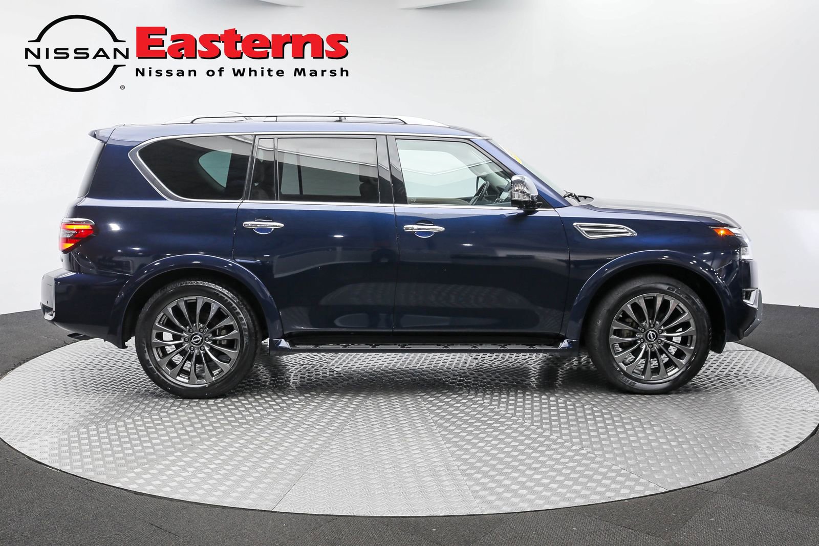 Used 2023 Nissan Armada Platinum w/ Captain's Chairs Package image 4