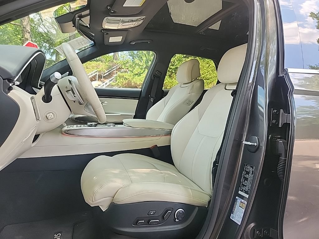 Used 2025 Genesis Electrified GV70 AWD/4WD image 7