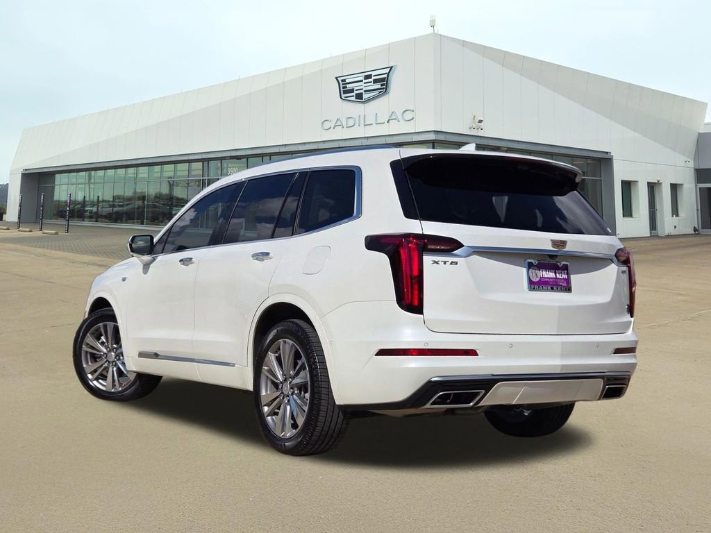 Used 2022 Cadillac XT6 Premium Luxury w/ Technology Package image 4