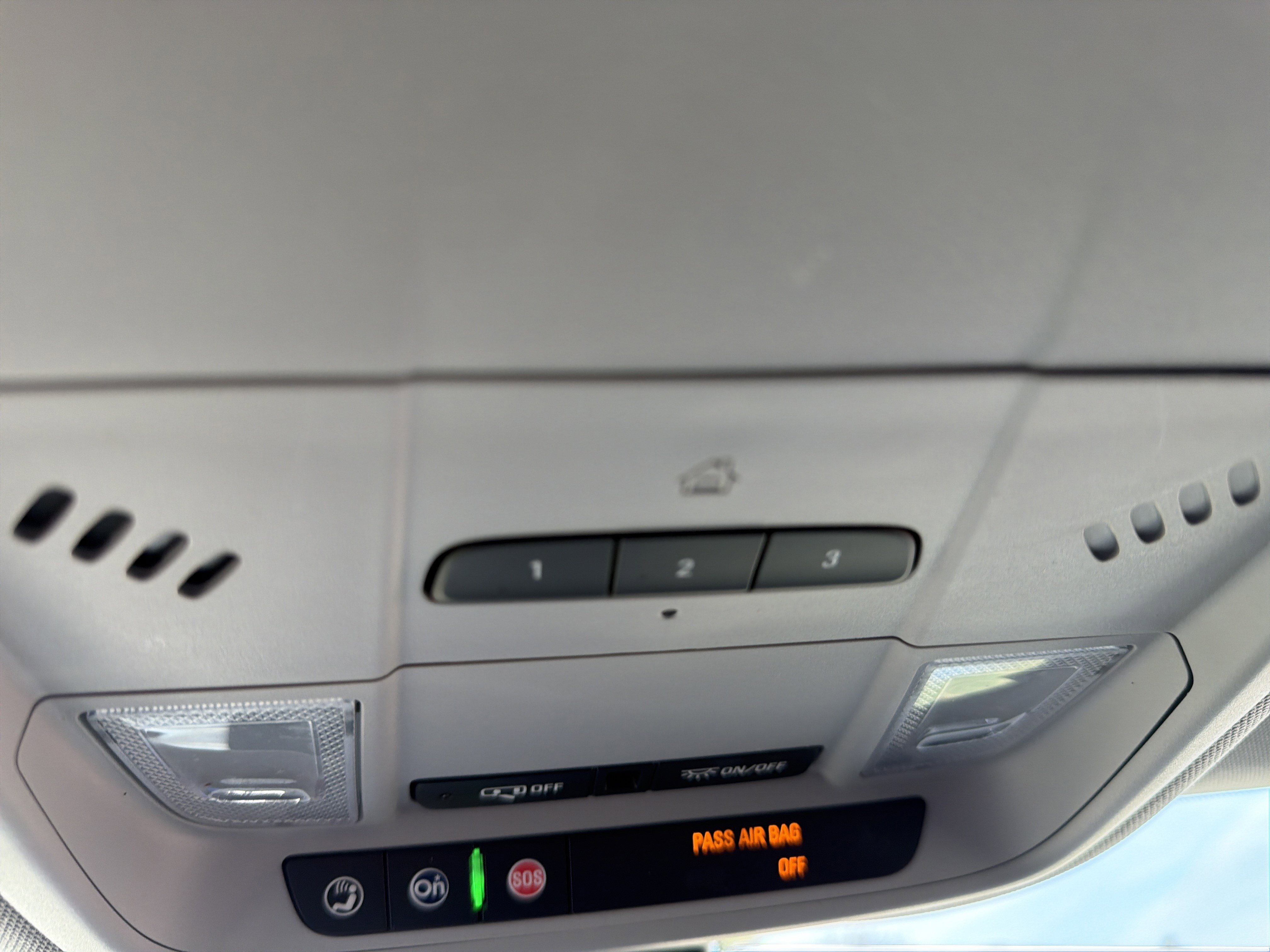 Used 2018 Chevrolet Equinox LT image 36