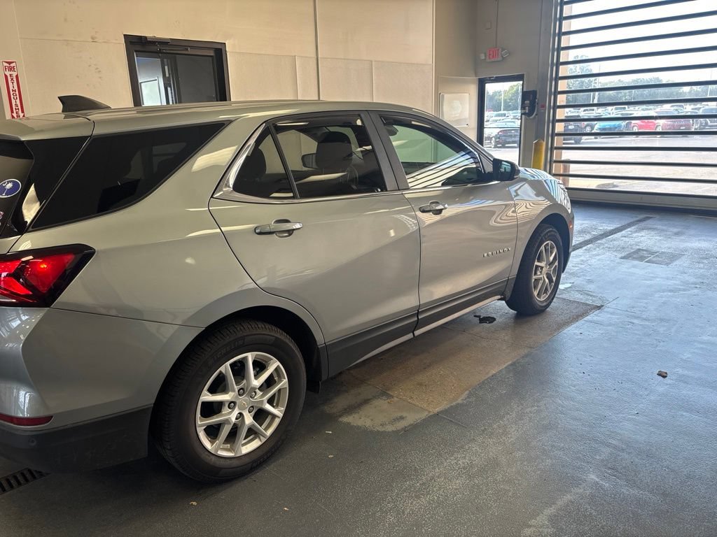 Used 2023 Chevrolet Equinox LT AWD/4WD image 8