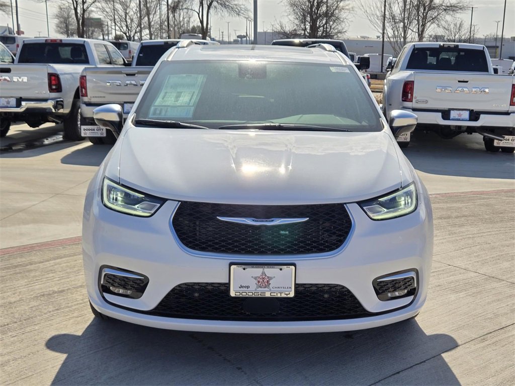 New 2026 Chrysler Pacifica Pinnacle w/ Trailer Tow Group image 6