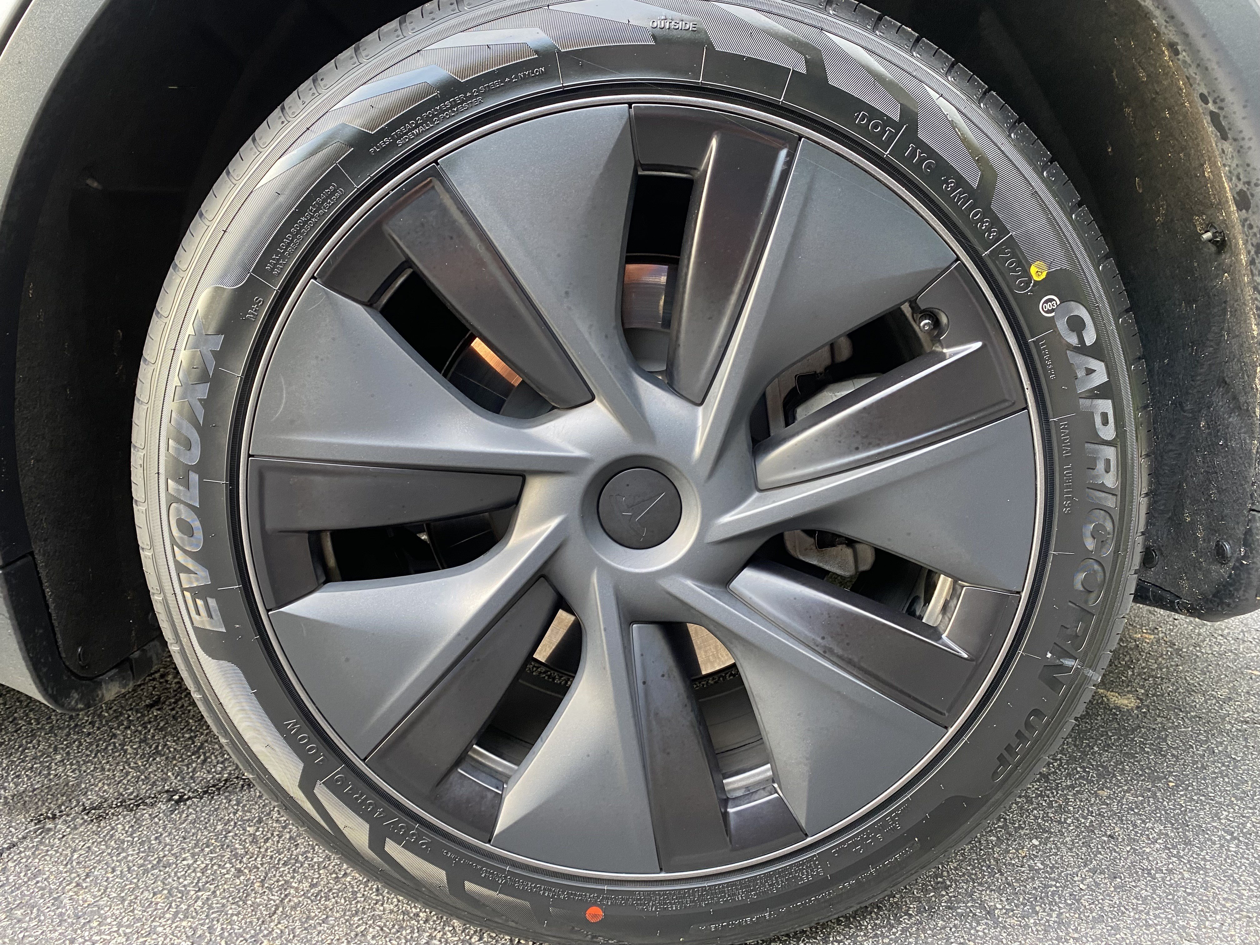 Used 2024 Tesla Model Y Long Range AWD/4WD image 36