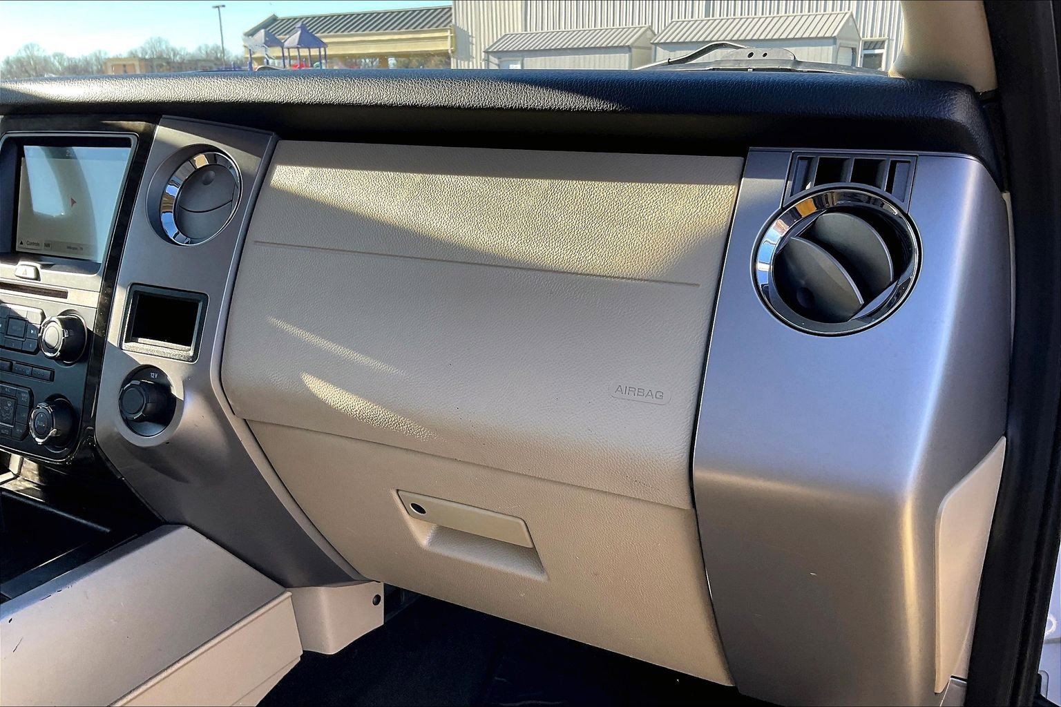 Used 2017 Ford Expedition Limited w/ Equipment Group 301A image 16