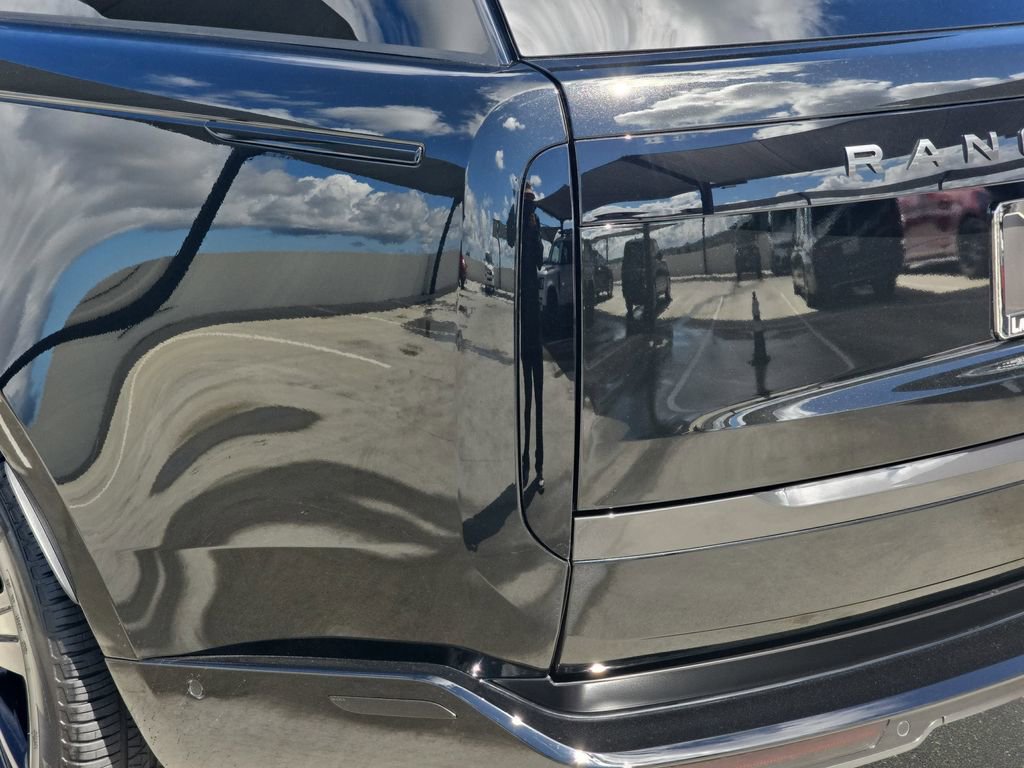 Certified 2023 Land Rover Range Rover SE image 36