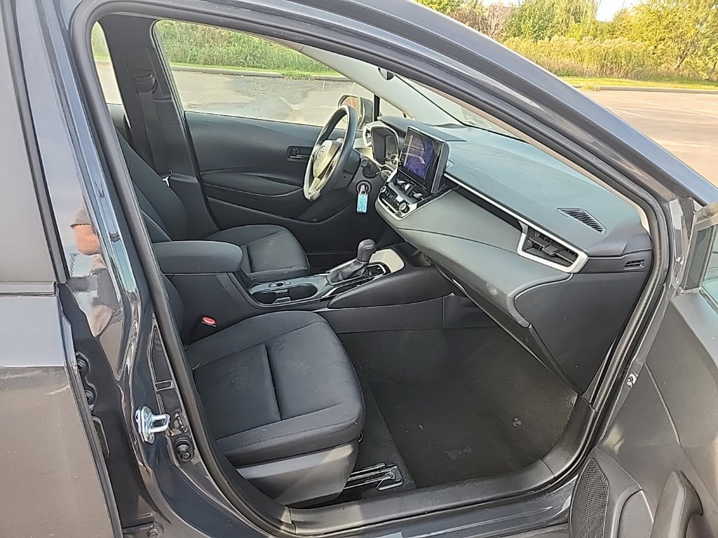 Used 2025 Toyota Corolla LE FWD image 13