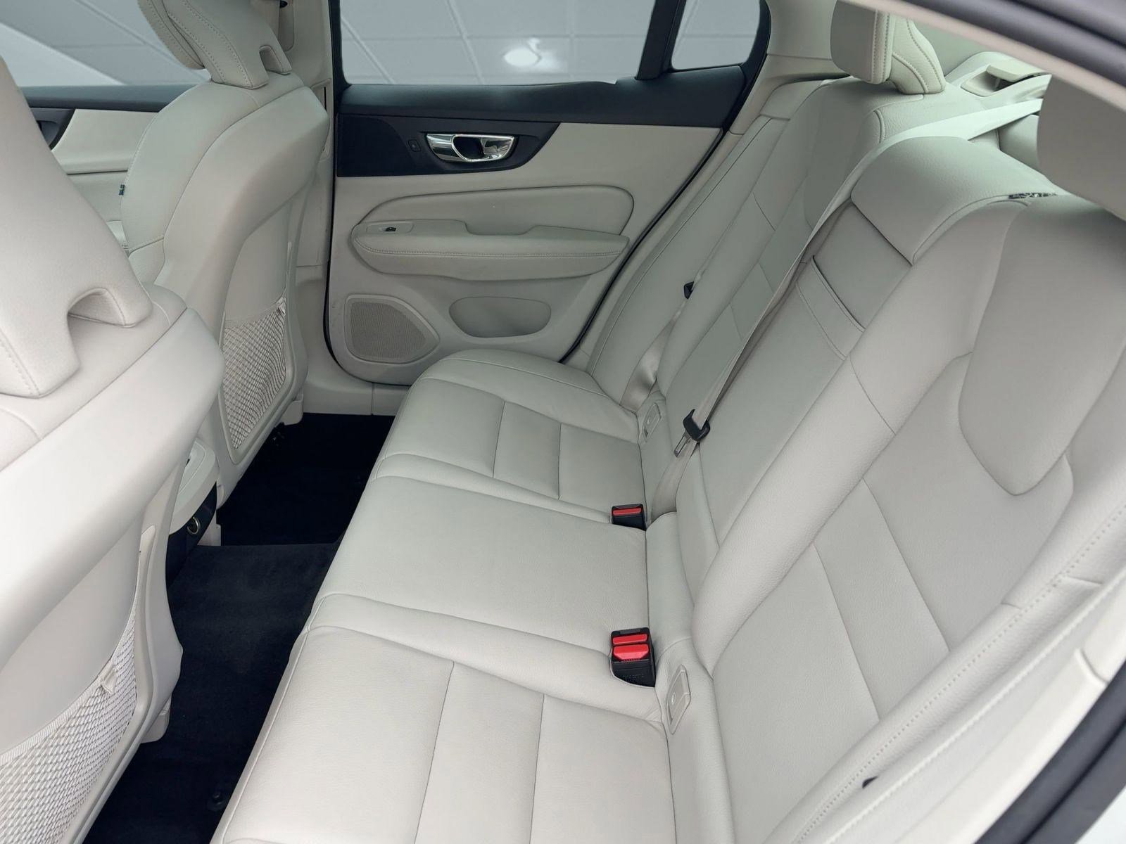 Used 2019 Volvo S60 T5 Momentum image 23