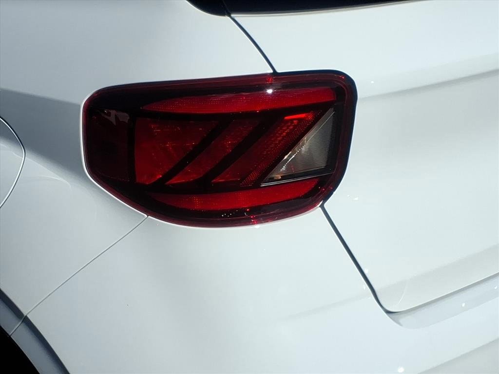 Used 2023 Hyundai Venue Limited image 8