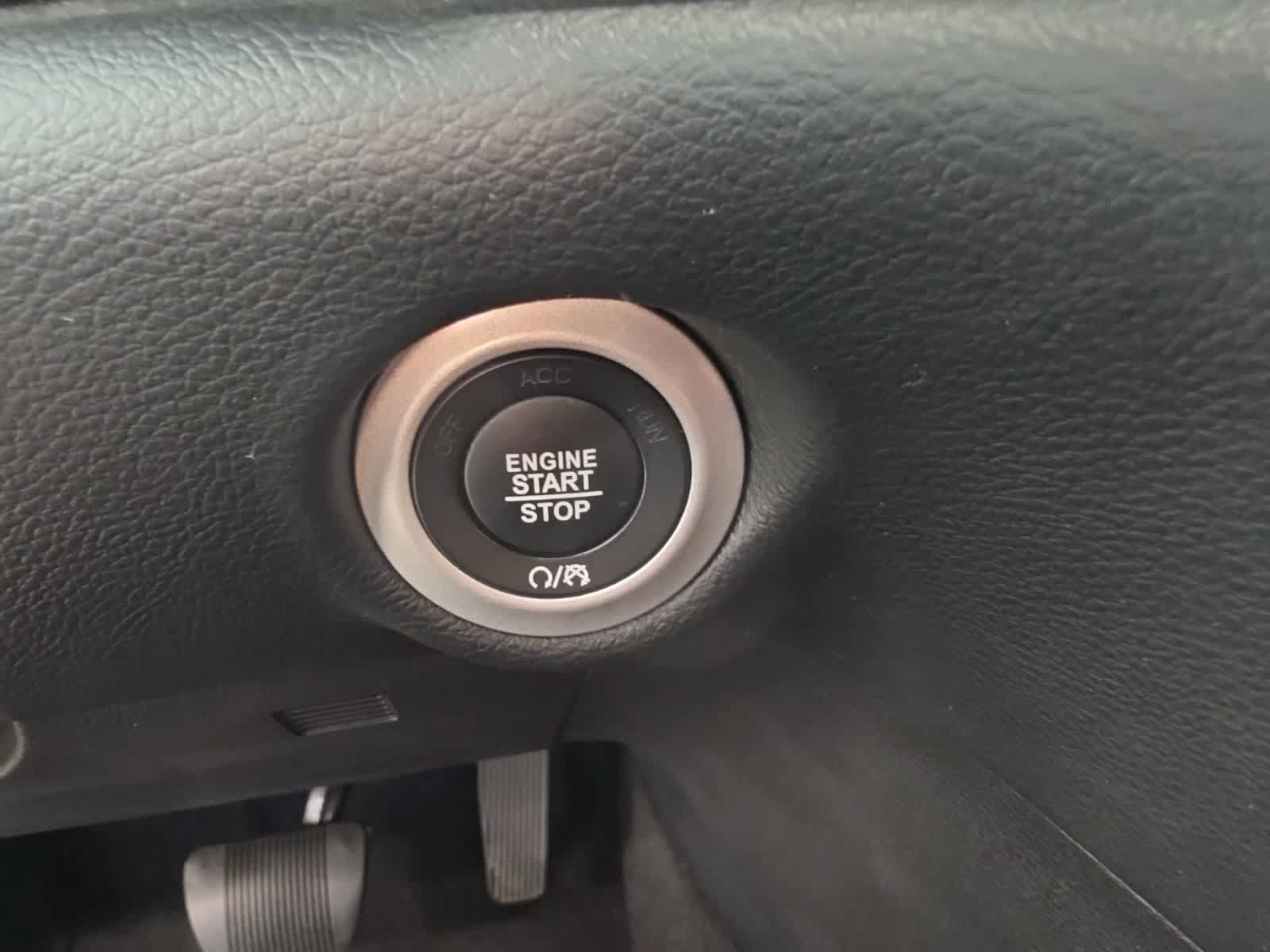 Used 2025 Chrysler Pacifica Select FWD image 20