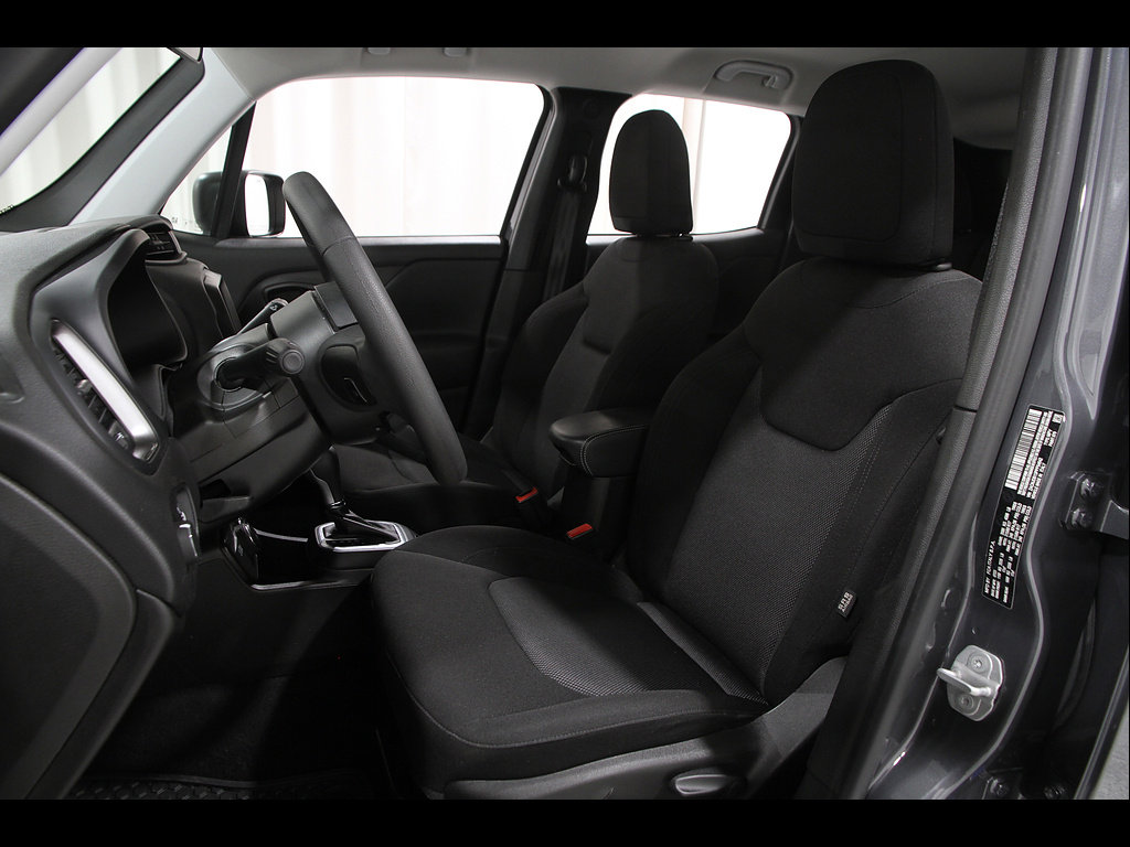 Used 2023 Jeep Renegade Latitude AWD/4WD image 5