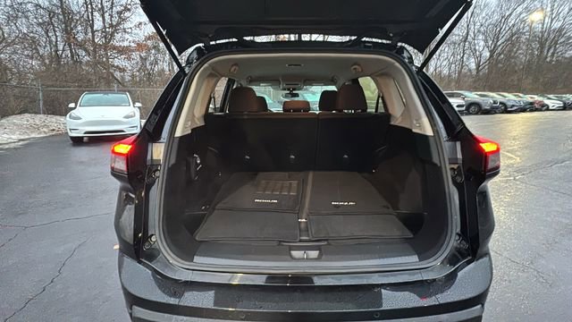 Used 2024 Nissan Rogue S image 38