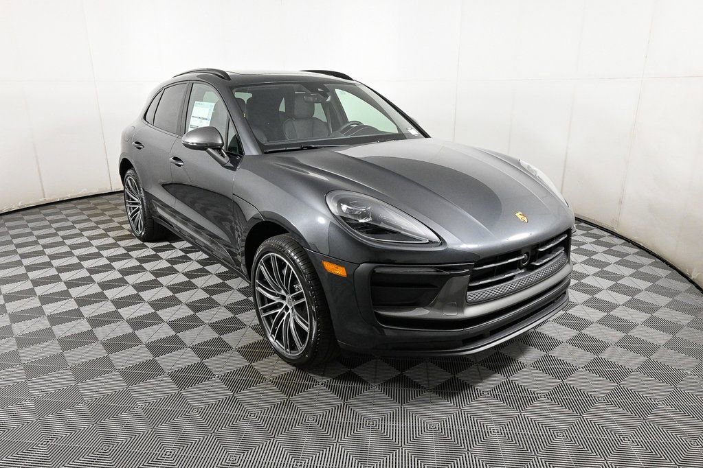 Certified 2026 Porsche Macan AWD/4WD image 26