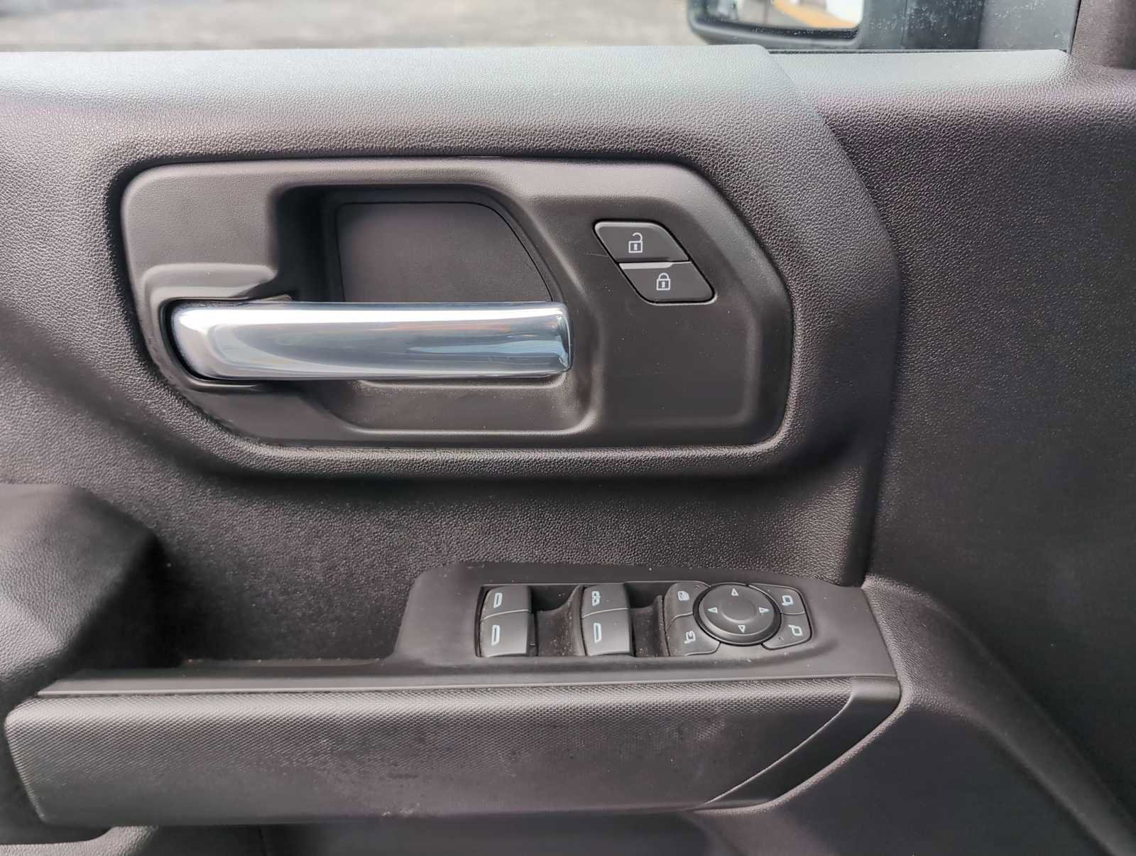 Used 2025 Chevrolet Silverado 2500 Custom w/ Custom Value Package image 22