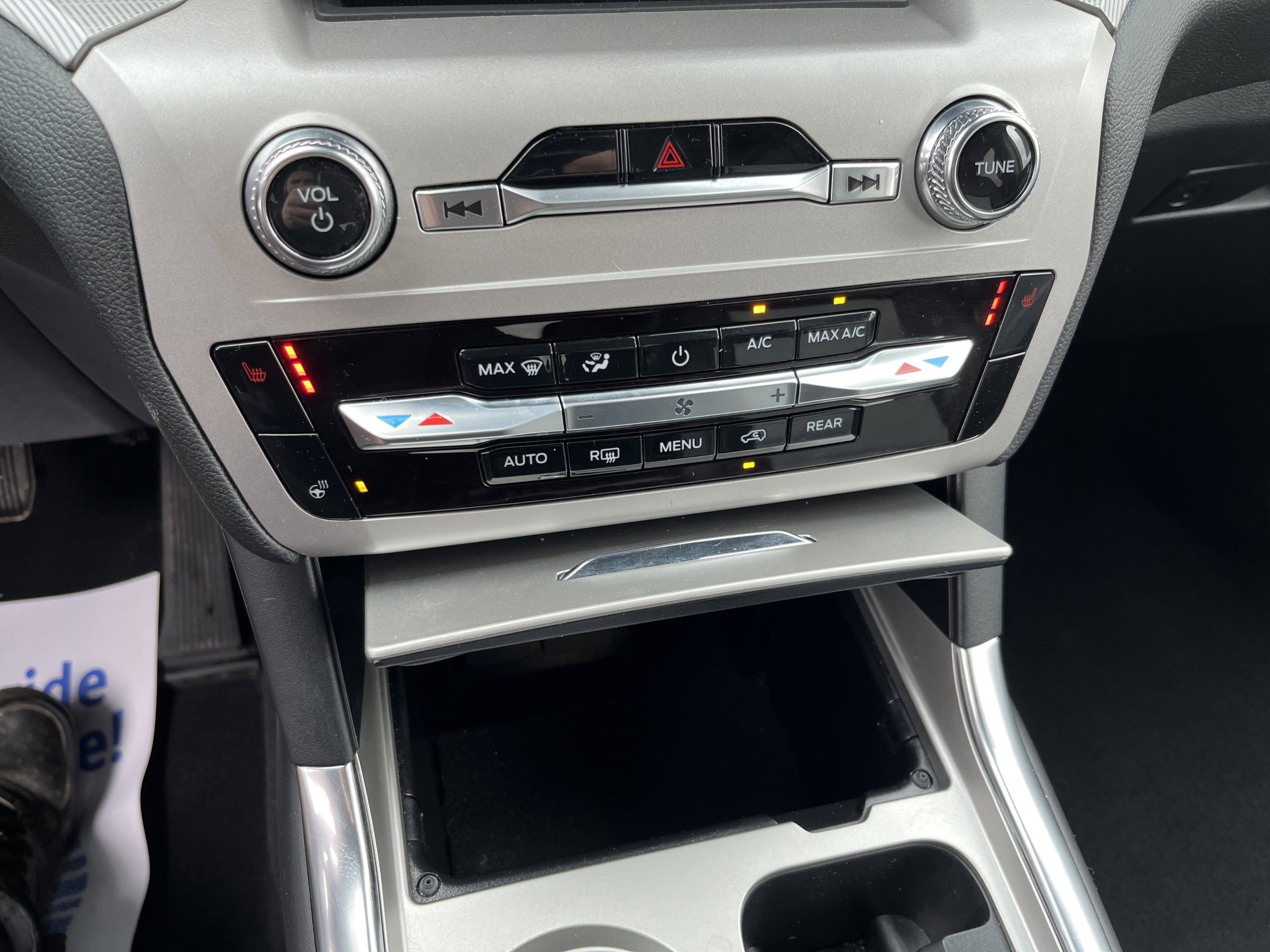 Used 2023 Ford Explorer XLT w/ Equipment Group 202A AWD/4WD image 25