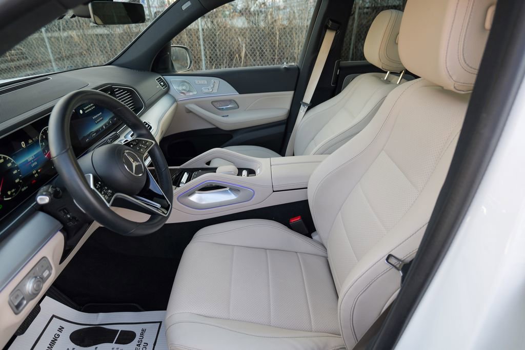 Used 2025 Mercedes-Benz GLS 450 4MATIC image 22