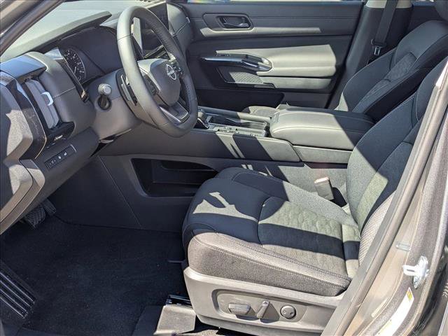 New 2026 Nissan Pathfinder SV image 4