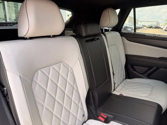 Certified 2024 Volkswagen Atlas Cross Sport SEL Premium R-Line AWD/4WD image 20